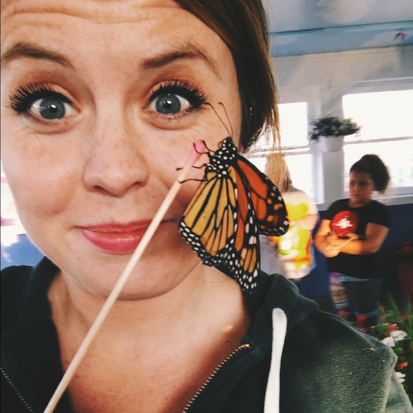 Meet your Posher, Sarah - Picture 3 of 4